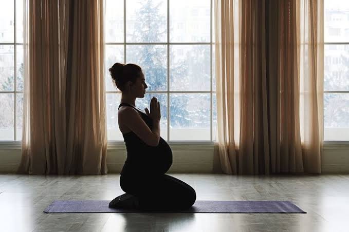 Schwangerschafts Yoga – Yogakurs in Fellbach bei Shivoham Yoga